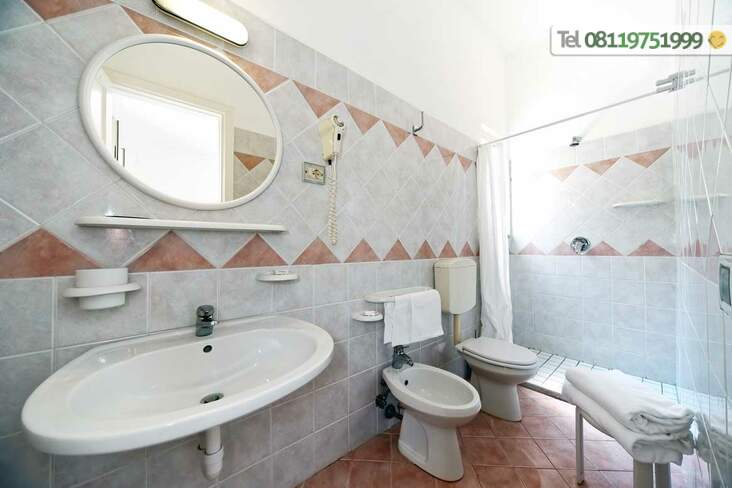 Il bagno delle camere standard.